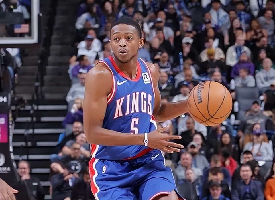 开云APP-迈凯伦翻盘哈斯车队，塞恩斯统治全场