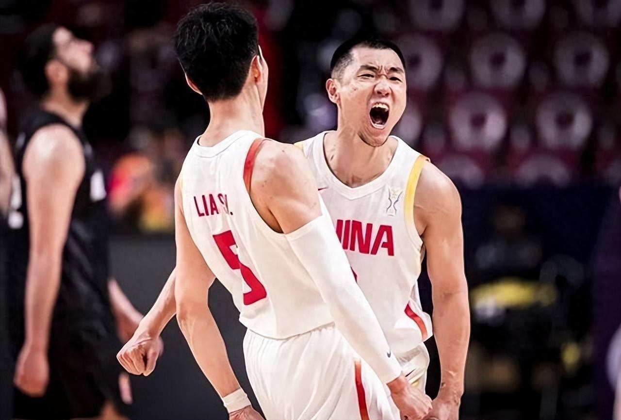 广州队绝杀火箭,高诗岩高光表现 广州队绝杀火箭,高诗岩高光表现