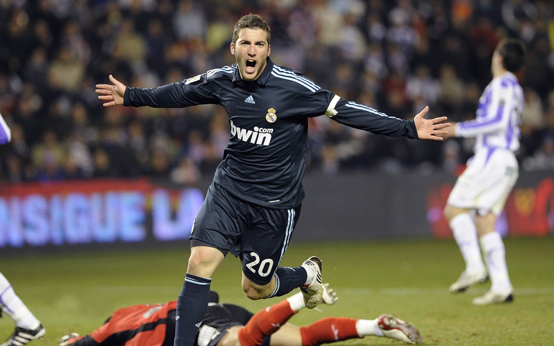 戈贝尔一柱擎天！开拓者铁血封锁森林狼，关键一帽定乾坤